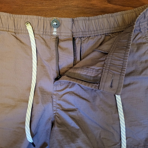 NWT Vuori Ripstop Short in Hazel Size Large - Picture 2 of 9